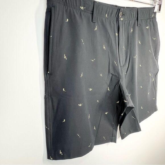 NWT Under Armour Black Golf Shorts Bird Print 40 - Picture 2 of 8